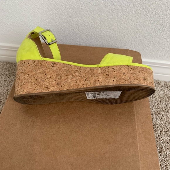 New Look Lime Yellow Wedges - Picture 2 of 3